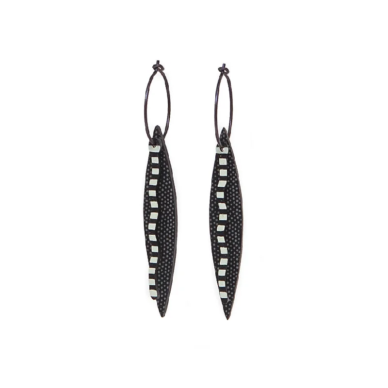 Ladies Earrings Timeless Shine-Lene Lundberg Narrow Double Black/White Leaf Earrings