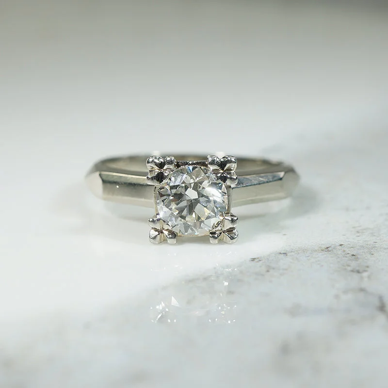 Ladies Engagement Rings Vintage Spark-Sophisticated Retro Diamond Solitaire Engagement Ring