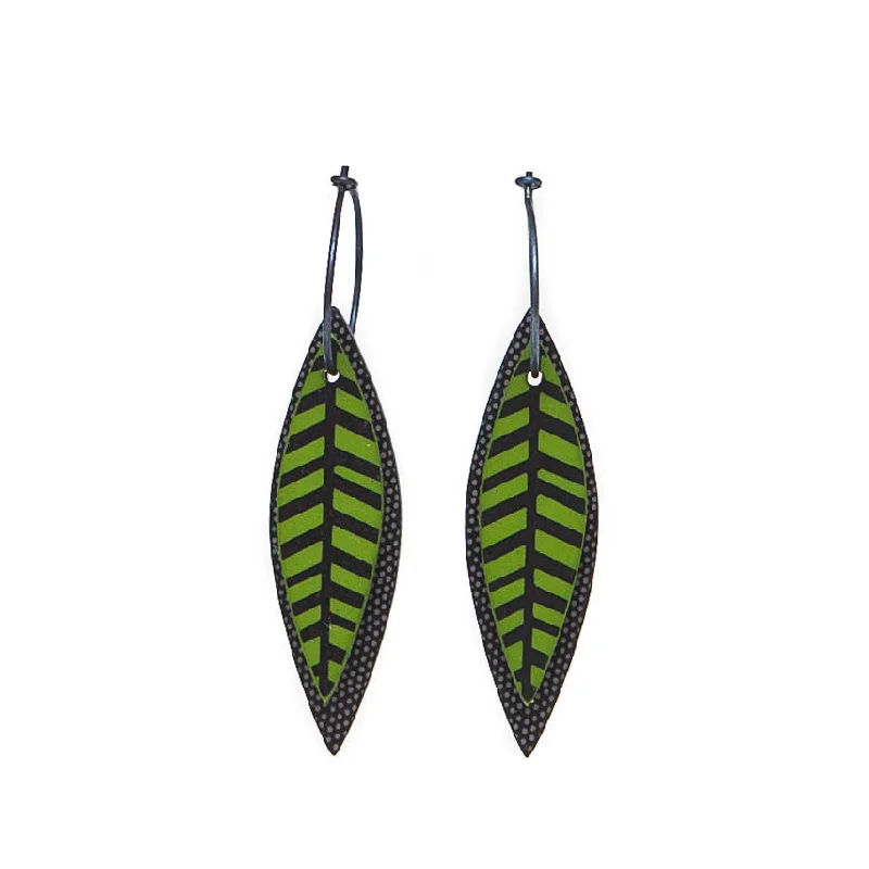 Ladies Earrings Bold Glow-Lene Lundberg Black/Green Veined Leaf Earrings