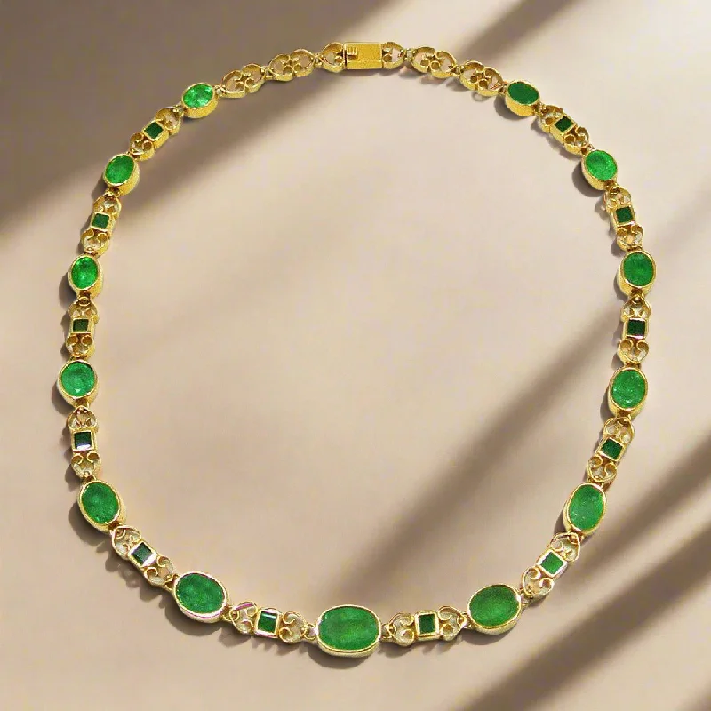 Ladies heartfelt sentiment necklaces -Necklace in 18k gold Perforated with Zambian emeralds