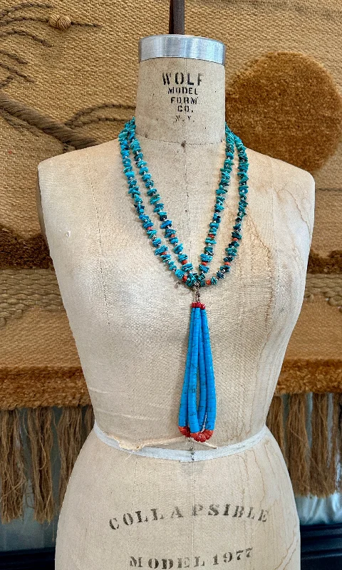 Ladies oceanic shell necklaces -SANTO DOMINGO PUEBLO Turquoise & Spiny Oyster Jacla Necklace